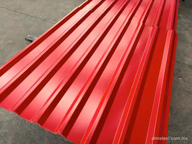 Lámina acanalada Pintro roja recién fabricada