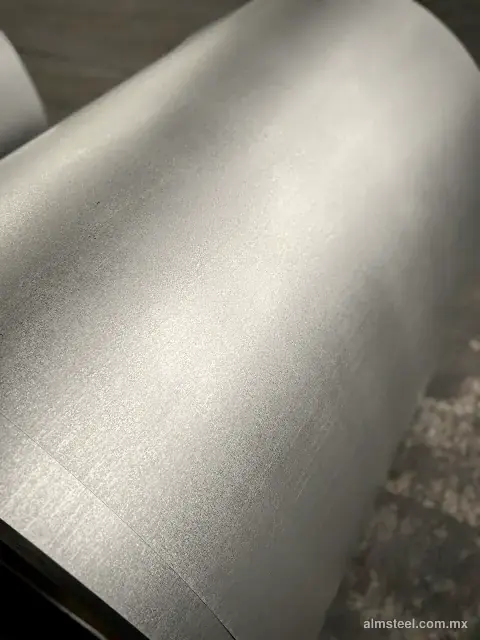 Acabado de la lámina en rollo, de cerca