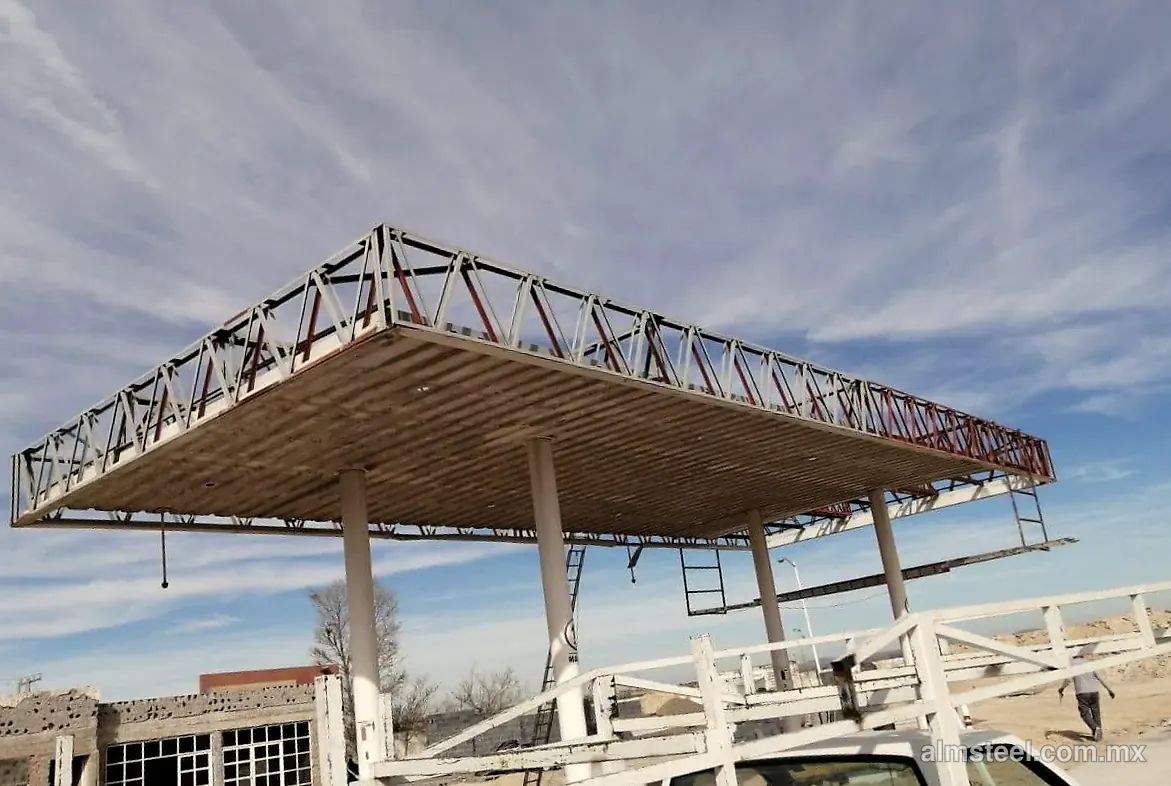 Estructura de la techumbre lista para recibir el plafón